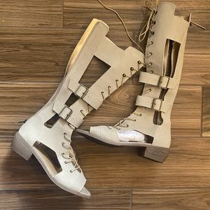 NWT Womens JOYFOLIE Keilani Gladiator Sandals sz 9